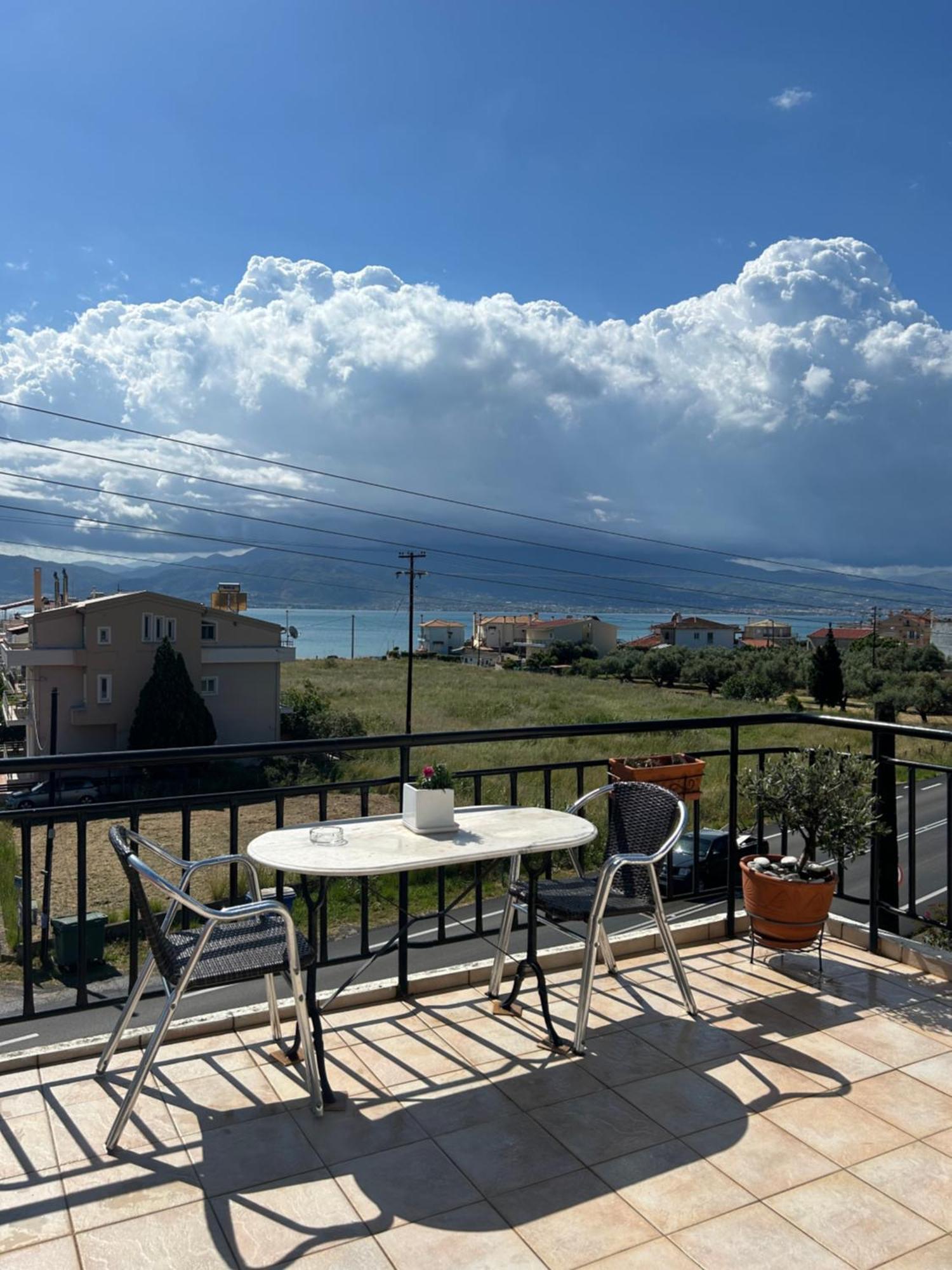 Lena S Apartment Nafpaktos Exterior foto
